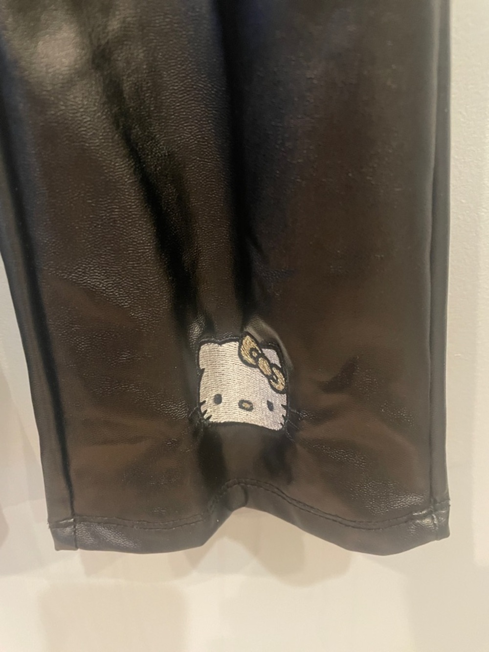 Black Faux Leather Pants hello kitty girls size 7/8 - Picture 2 of 5